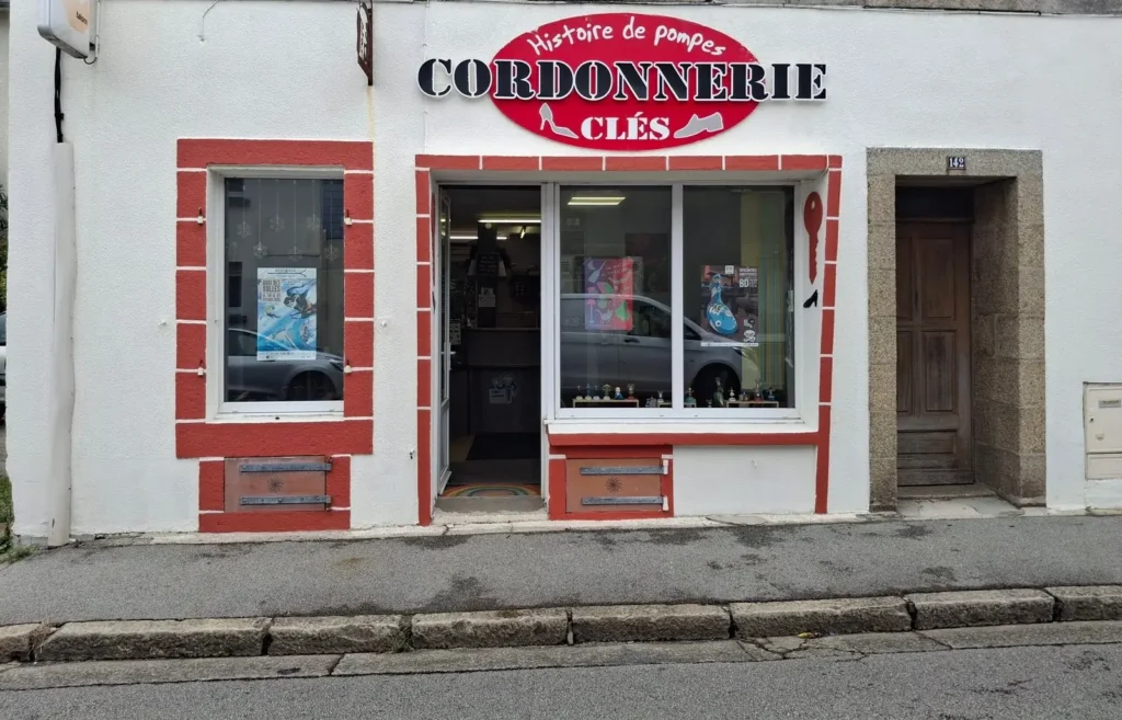 devanture-cordonnerie-histoire-de-pompes-brest.webp deventure-histoire-de-pompes