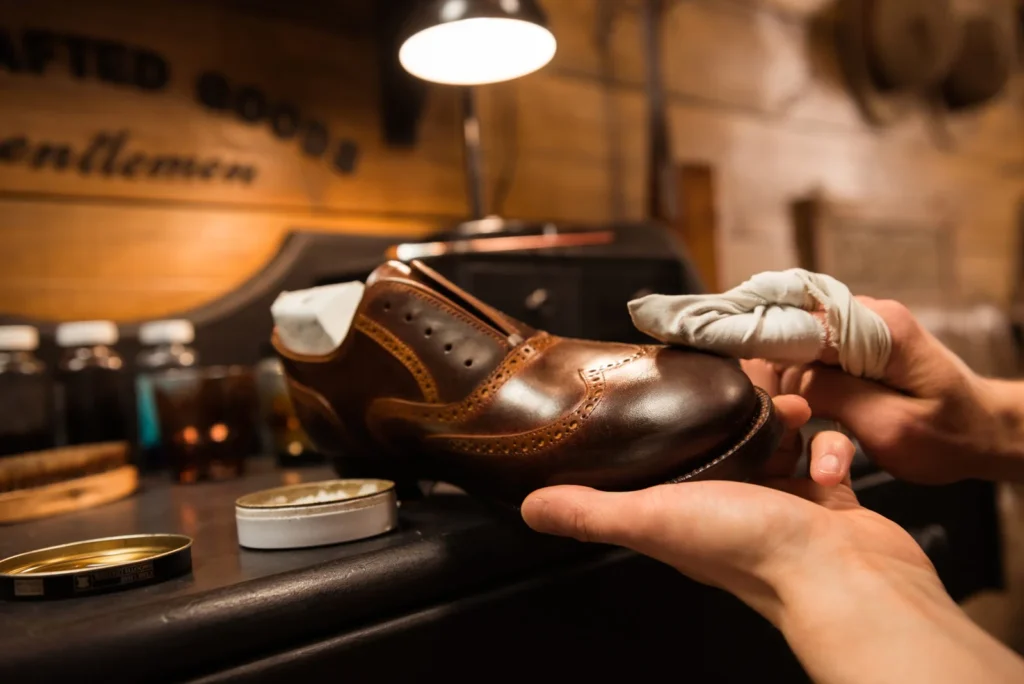 Rénovation et entretien d’une chaussure en cuir